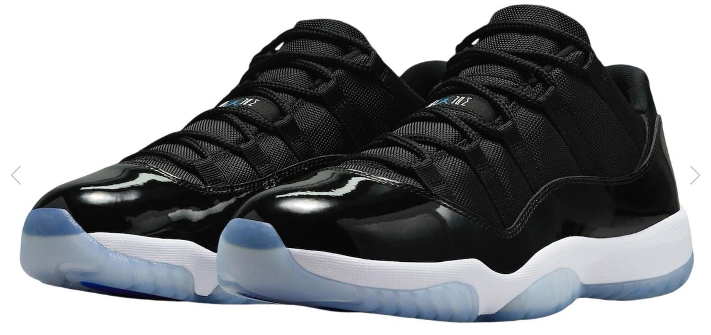 Jordan 11Low “Space Jam”